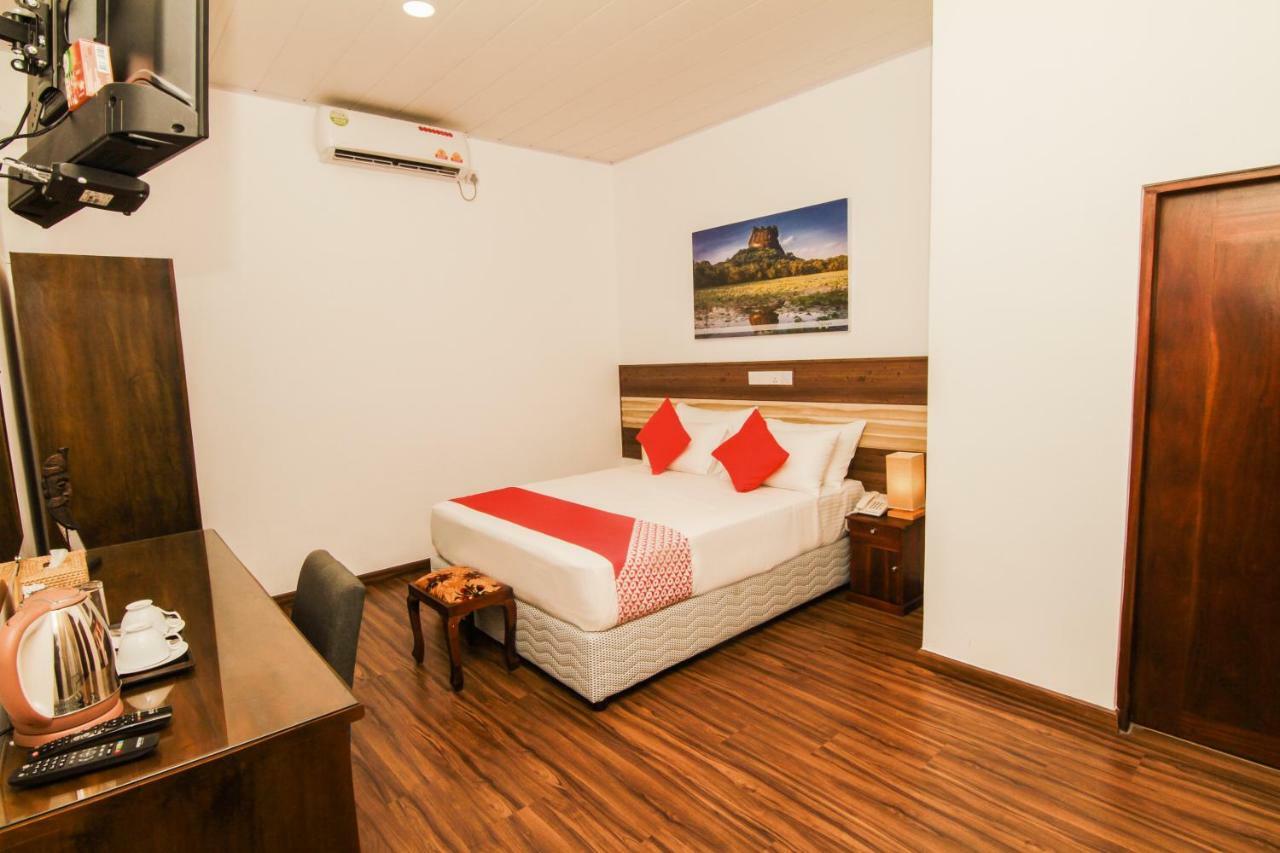 Clove Transit Hotel Kotugoda Kültér fotó