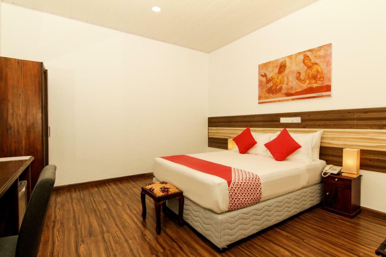 Clove Transit Hotel Kotugoda Kültér fotó